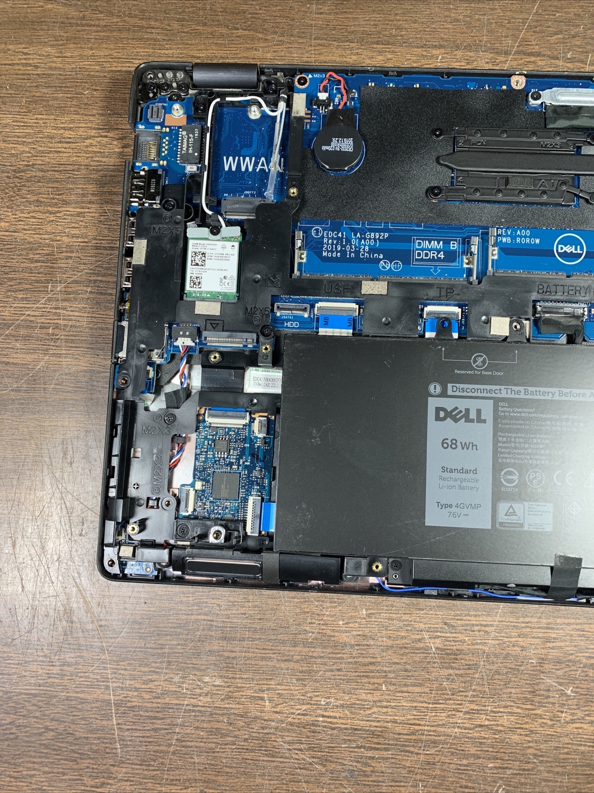 DELL LATITUDE 5400 INTEL CORE I5-8365U 1.60GHZ **NO RAM **POWER ON NO IMAGE