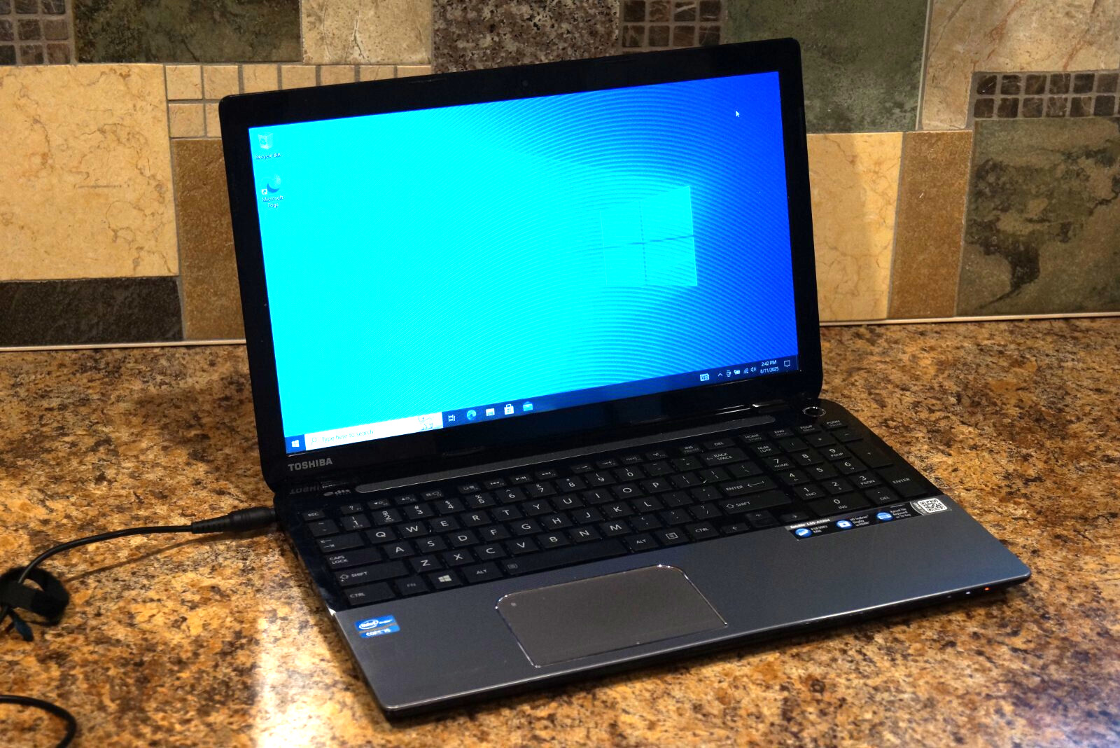 22H2 Version WIN 10PRO Toshiba L55-A5284 Gen3 i5@1.80GHz,8GB RAM,700GB HDD