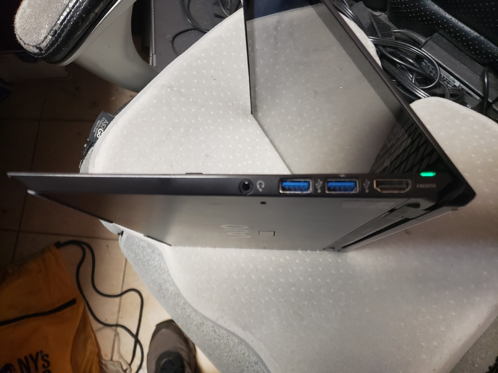 Sony Vaio Ultrabook Slim, small & light Intel i7/8GB/256GB m.2 SSD/11.6 TouchScr