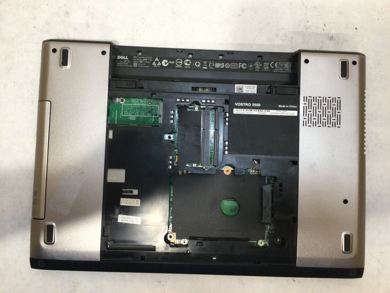Dell Vostro 3550 15.6” / Intel Core i5-2410M @ 2.30GHz / (MISSING PARTS!) -MR