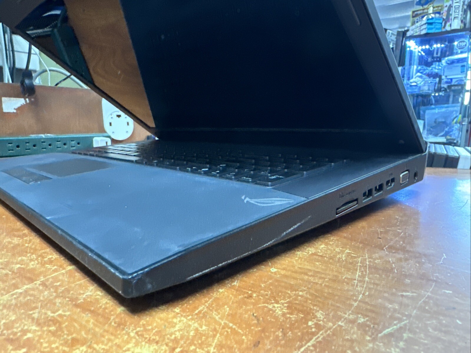 ASUS G73SW Blu-ray Drive Quad i7 @2.30GHz w/GTX460M |8G |NO HHD |BIOS PASSWORD |