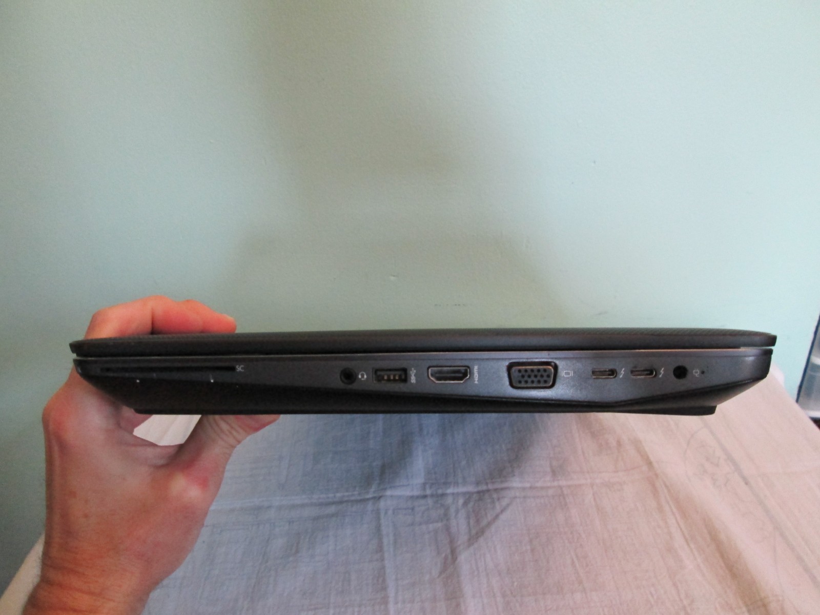 HP Zbook 17 gen 3 🌈DREAMCOLOR🌈 i7-6820HQ 32GB RAM 240GB SSD works great!