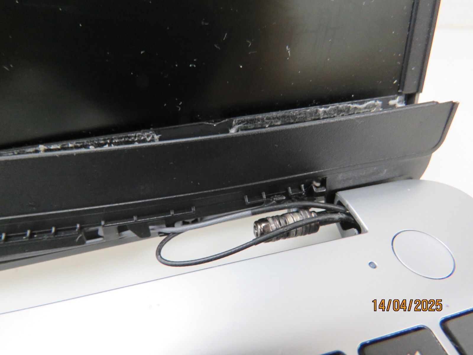 Lenovo Laptop 82VG00EC 15.6″ AMD Athlon Silver 7120U 4GB RAM NO Storage [NO58]