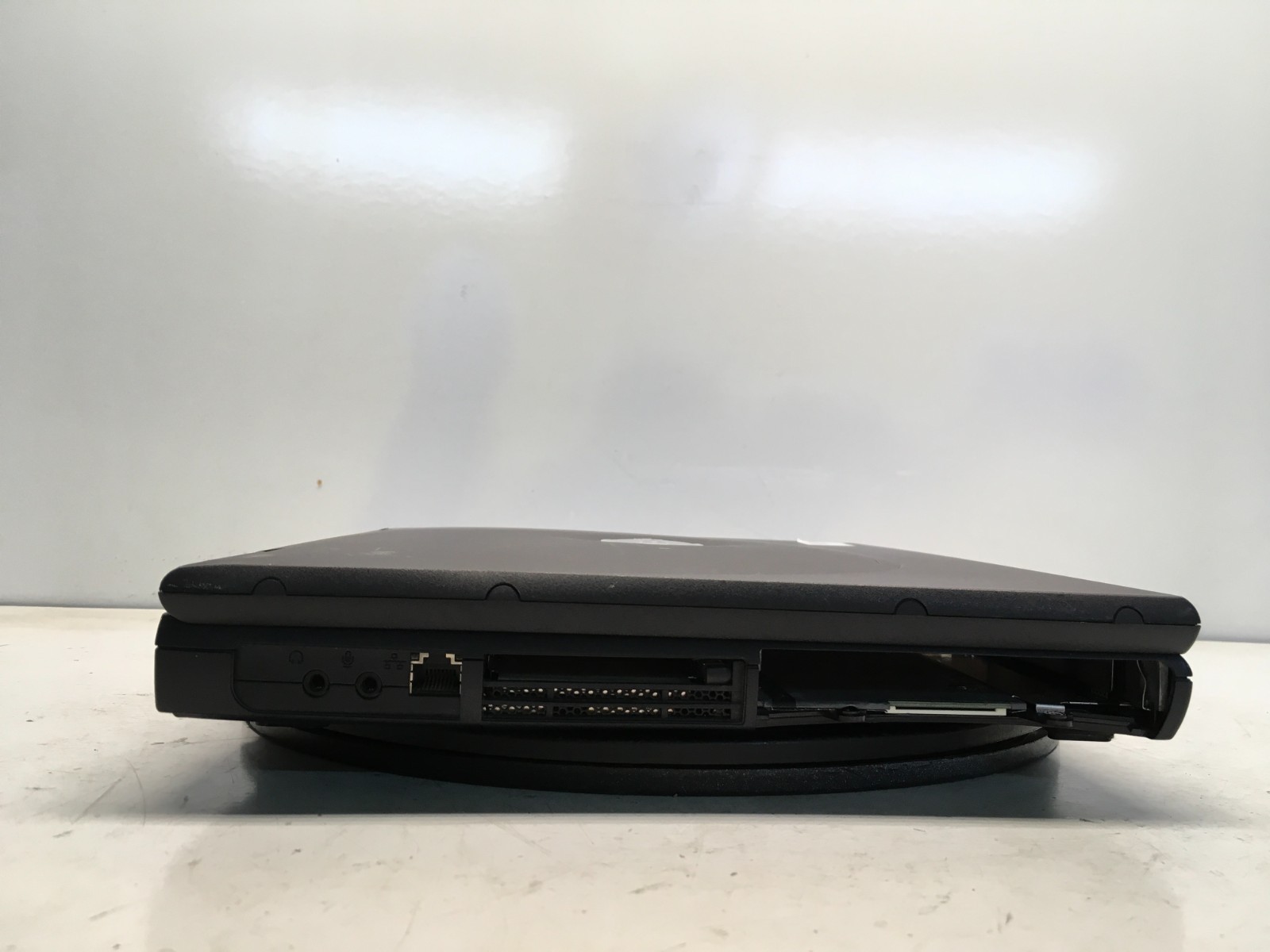 Dell Inspiron 2650 Intel Mobile Pentium 4-M 1.7GHz 384 MB NO HDD/Battery Dim LCD