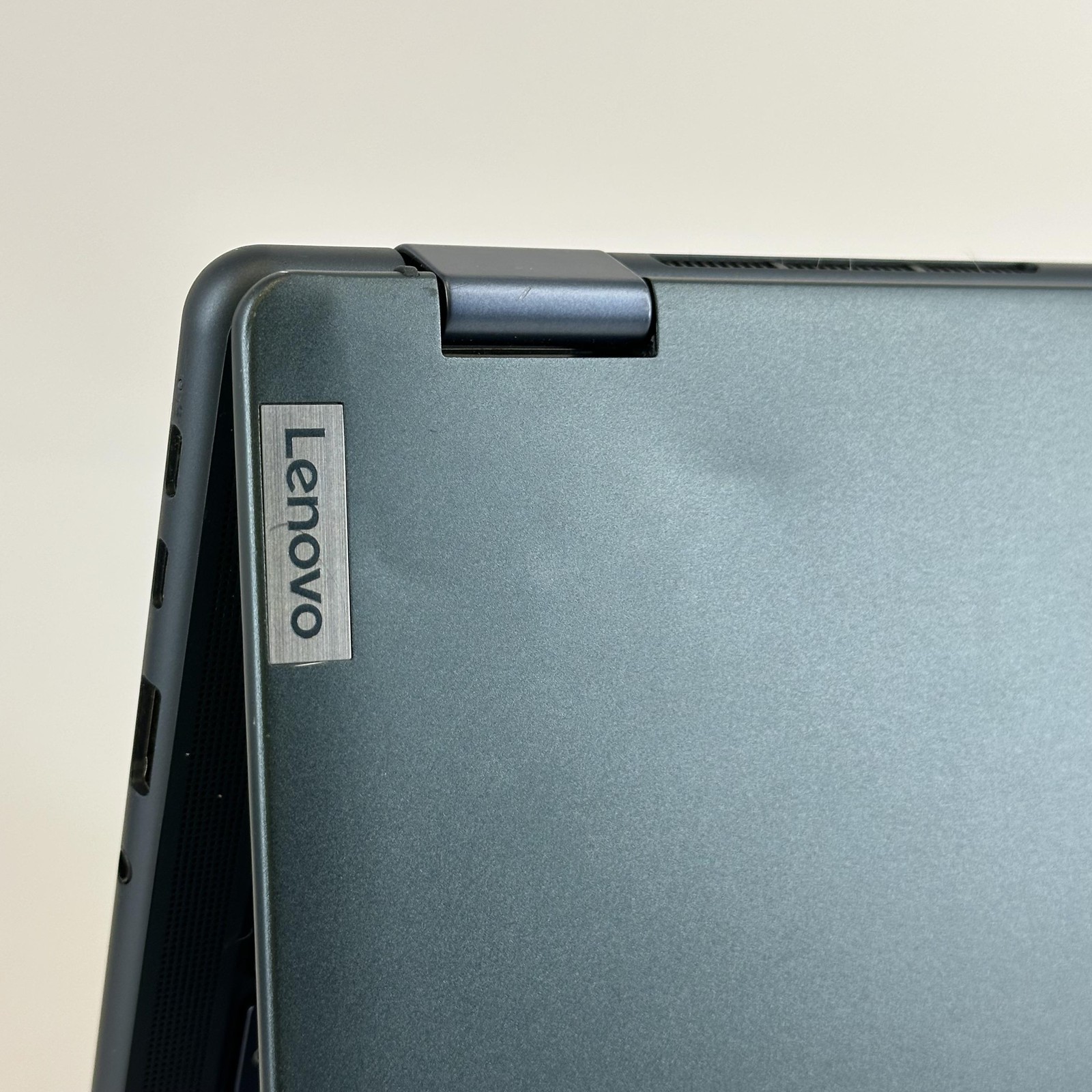 Lenovo Yoga 6 13.3 Blue FHD+ TOUCH 2.0 GHz Ryzen 5 7530U 8GB RAM 256GB SSD Good