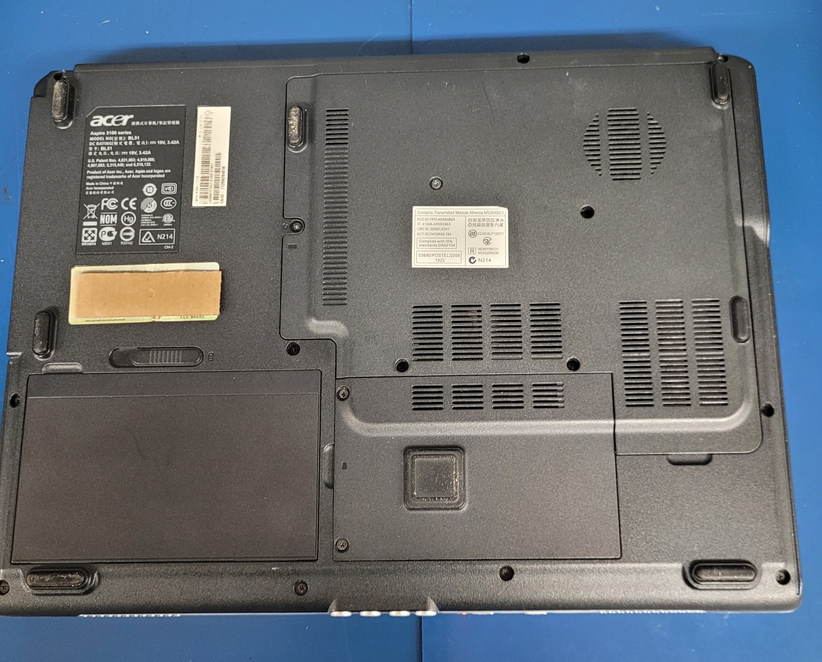 Acer Aspire 3100-1718 BL51 AMD Sempron 3500 @1.00 GHz + 256 MB RAM No HDD