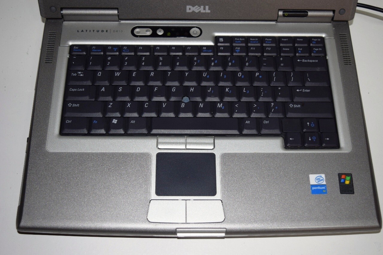 Dell Latitude D810 15.4″ Laptop PT M 2.13GHz 1.50GB 120GB WIN XP SP3 RS-232 PORT