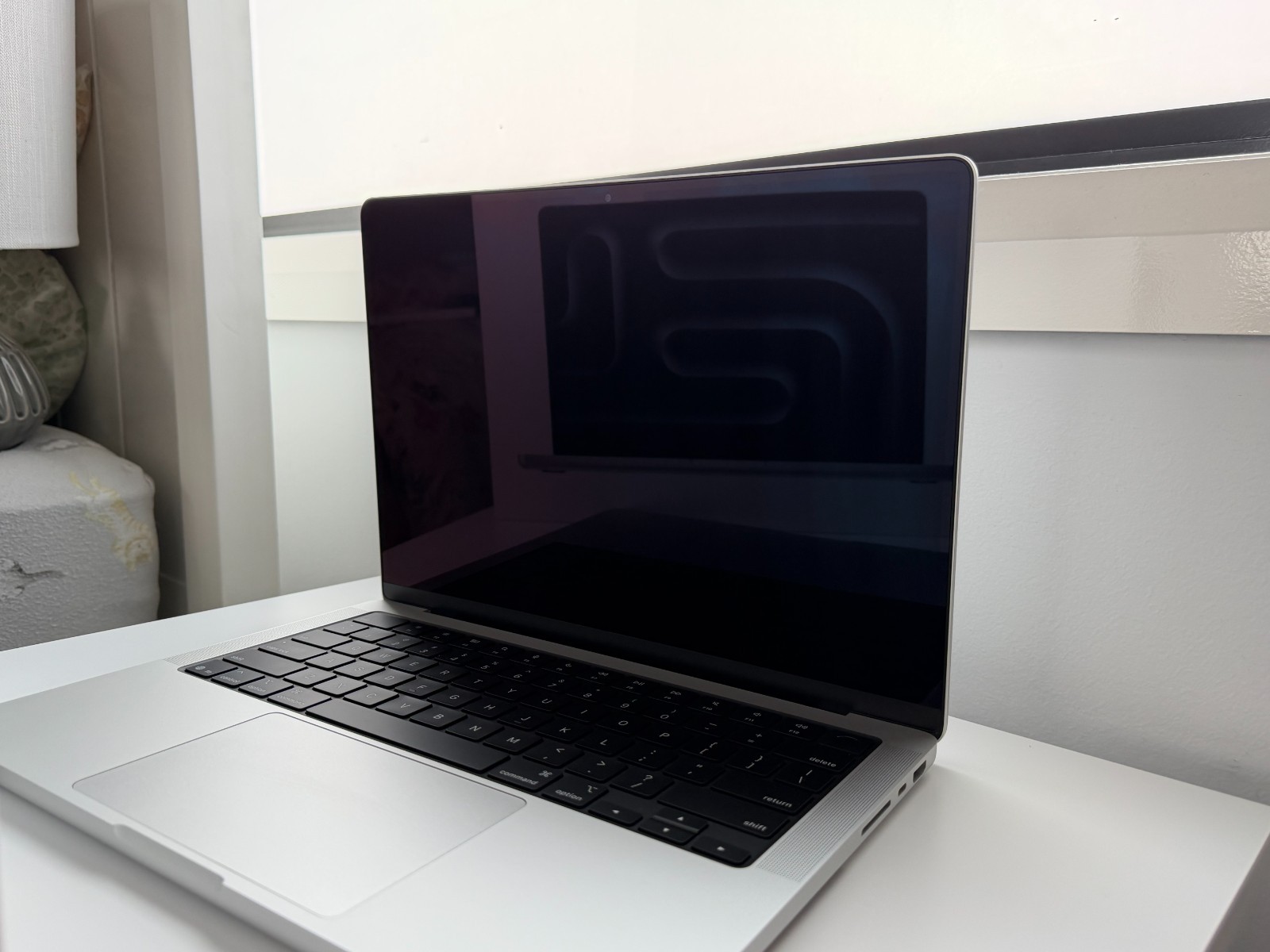 Apple MacBook Pro 14 inch M5 Pro Chip 2025 SSD 512GB Storage 16GB RAM + Warranty