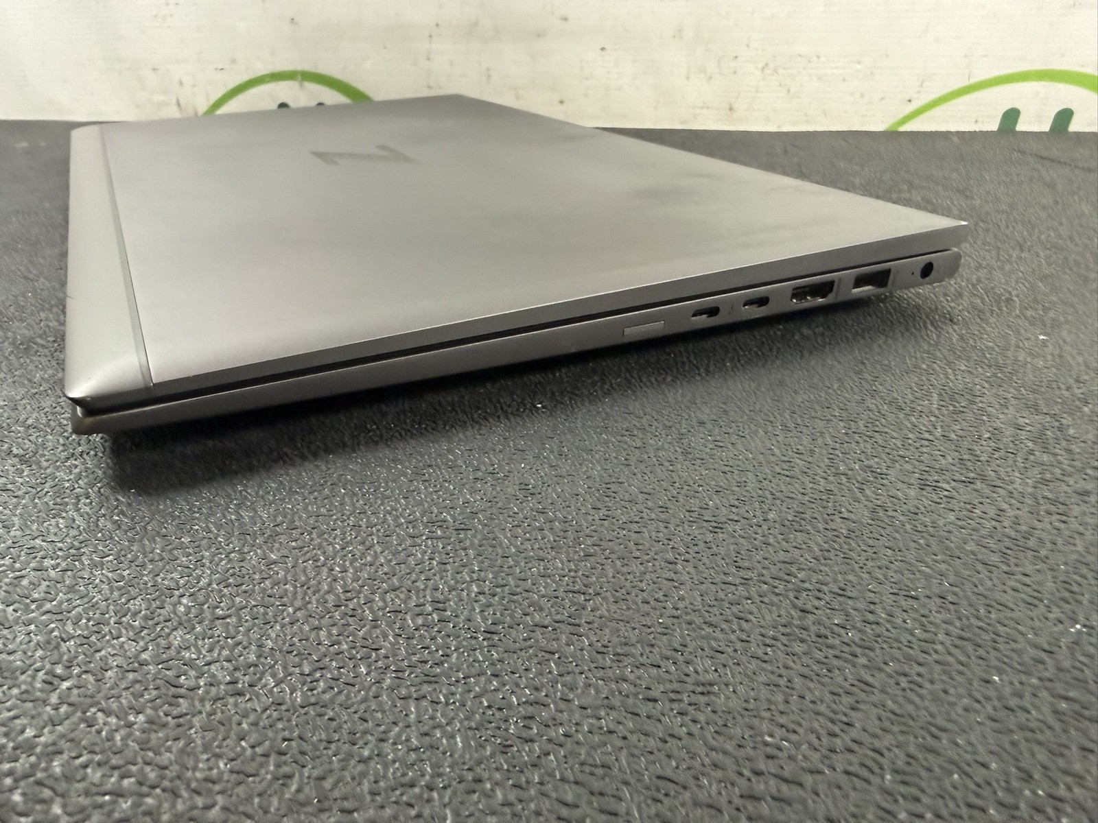 HP ZBook Firefly 15 G8 15.6″ Core i7-1185G7 3.0GHz 16GB DDR4 256GB SSD ~ READ