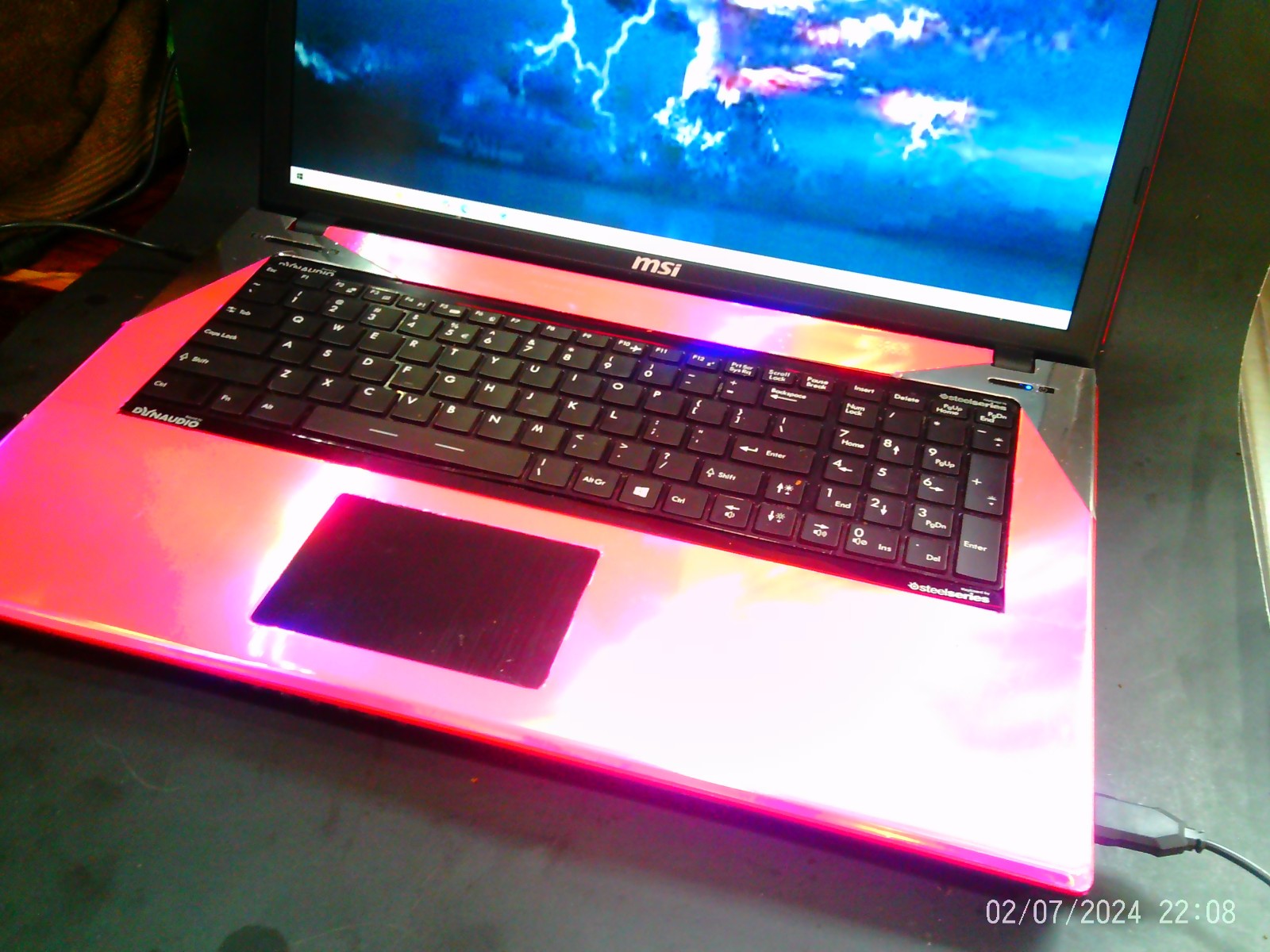 Msi GE70 2pe SKY SHAKER ,i7 2.50-3.50GHZ,250ssd,16gb,17.3 hd