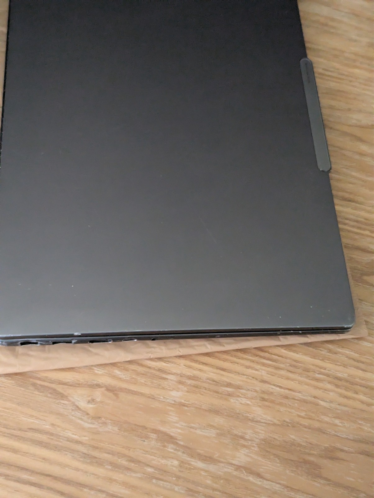 Lenovo Slim Pro 9 16IRP8 16” (1TB SSD Intel Core i9-13905H 2.6GHz 32GB RAM)…