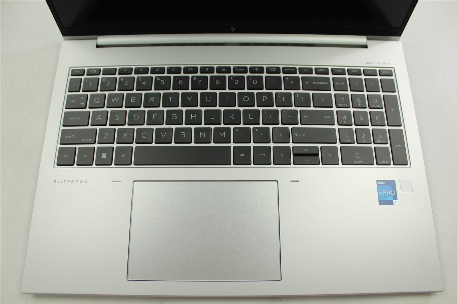 HP EliteBook 860 G9 16″ i5-1250P 1.7GHz 512GB SSD 16GB RAM W11P