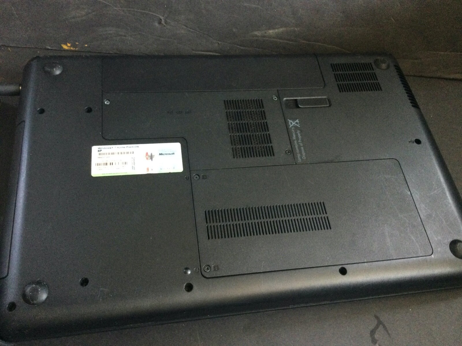 HP G56 Laptop 14 3/4″ with Charger , Speakers & MORE
