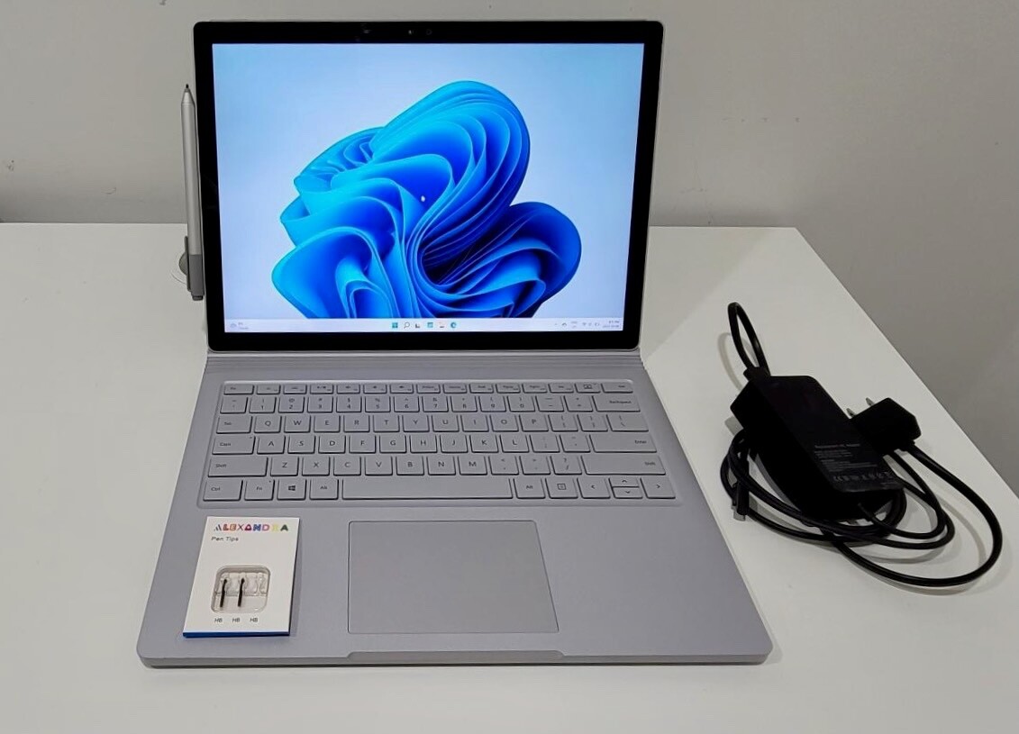 Surface Book 13.5″ Intel Core i7 16GB RAM With (GTX 965M 2GB RAM) 