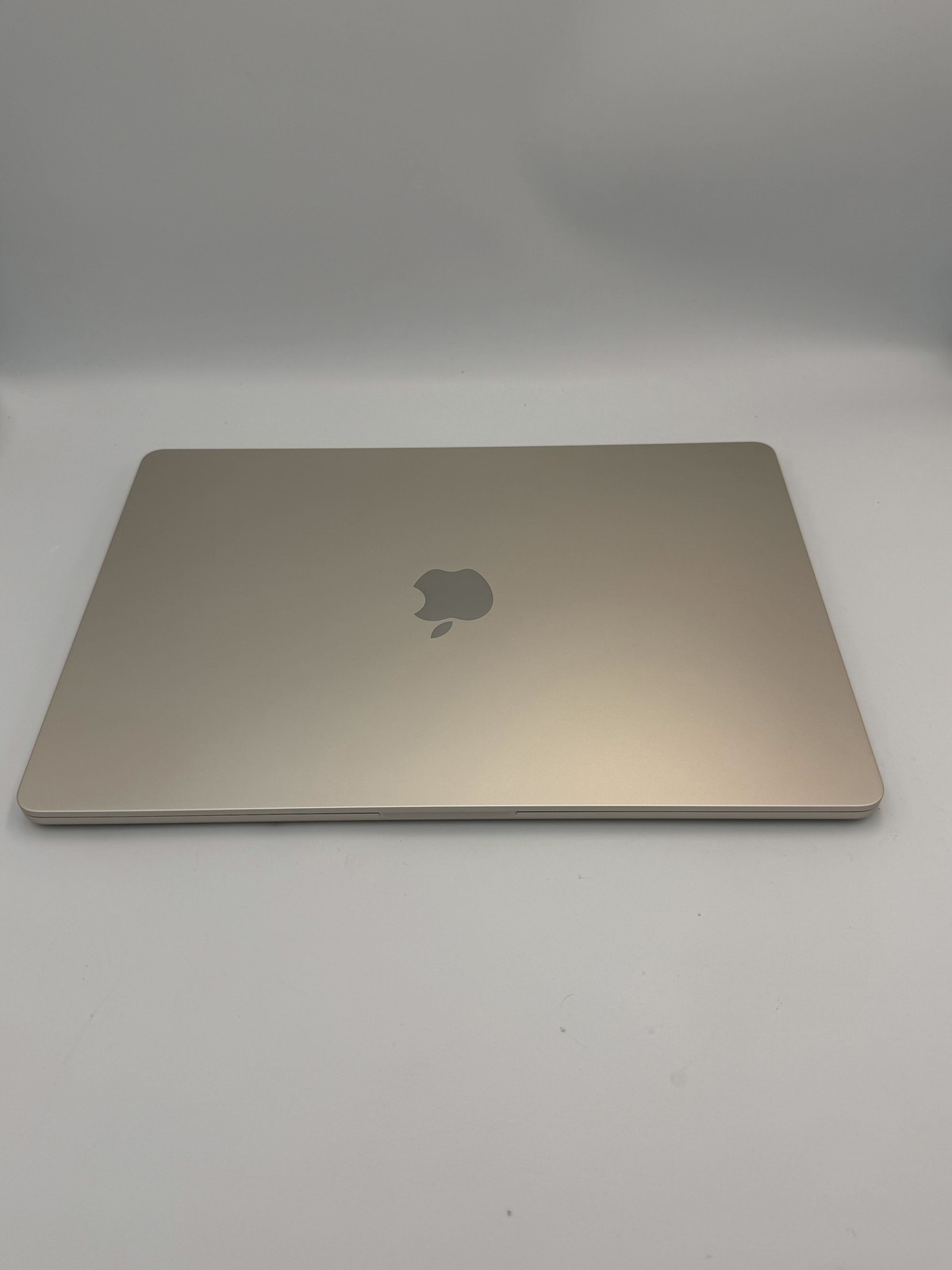 Apple MacBook Air (15-inch) [M2] (2023) M2 8-Core 8GB RAM 256GB SSD