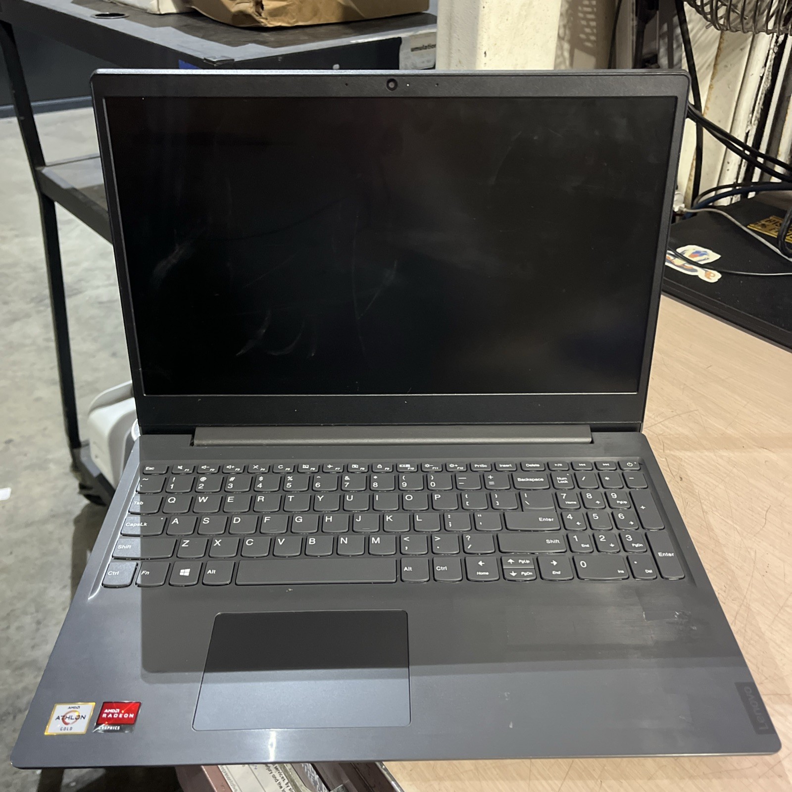LENOVO V15-ADA AMD ATHLON GOLD 3150U 8GB RAM NO HD
