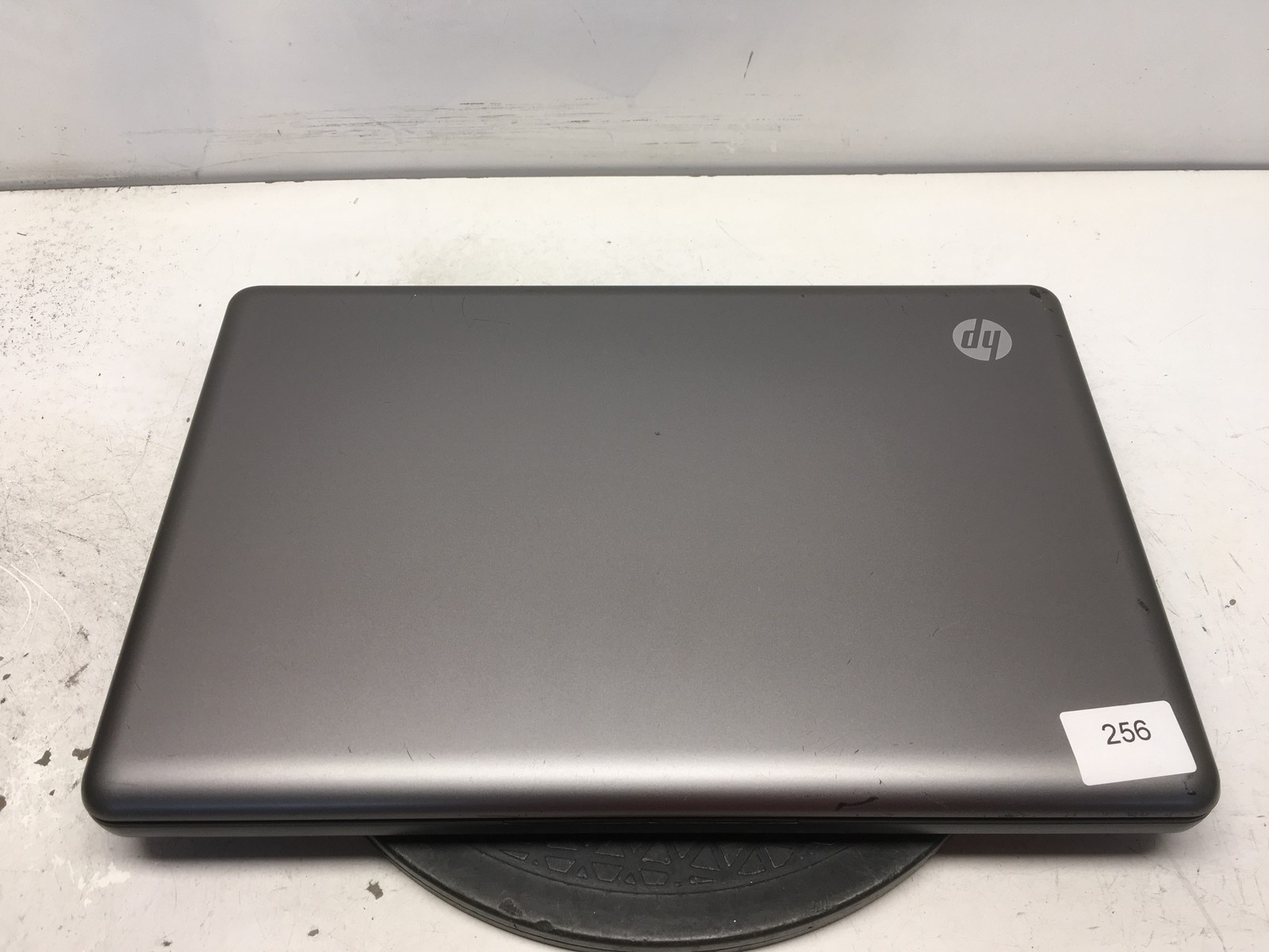 HP 2000-425NR AMD E-300 1300MHz 8 GB NO HDD No Batt