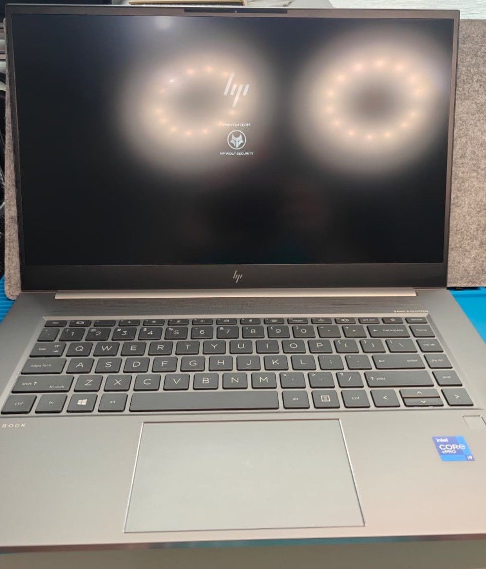 HP ZBOOK STUDIO 15.6 G8 MOBILE i9-11950H 2.60ghz 8 c-16 t NVIDIA RTX-A2000 4GB