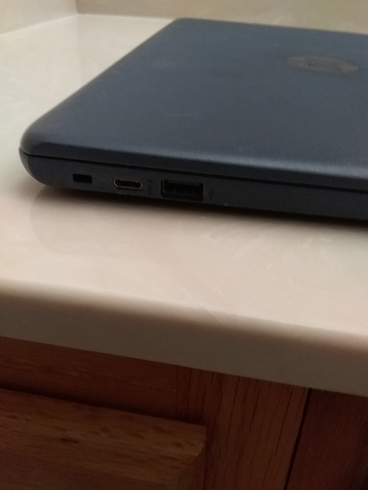 HP Chromebook 14-db0043wm 14″ 32GBeMMC 4GB Mem Chrome OS AMD A4 1.5Ghz