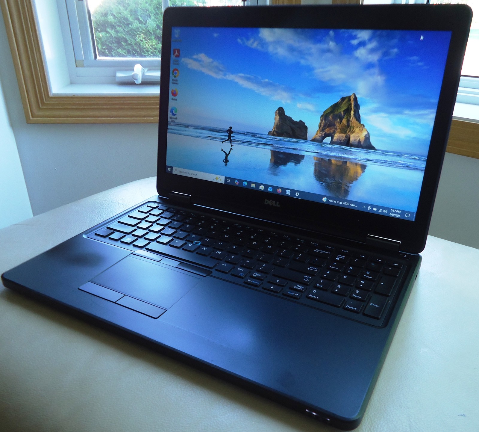 Dell Latitude E5550 Intel I5 2.30 GHz 500 HDD 8 GIG RAM WINDOWS 10 MS OFFICE