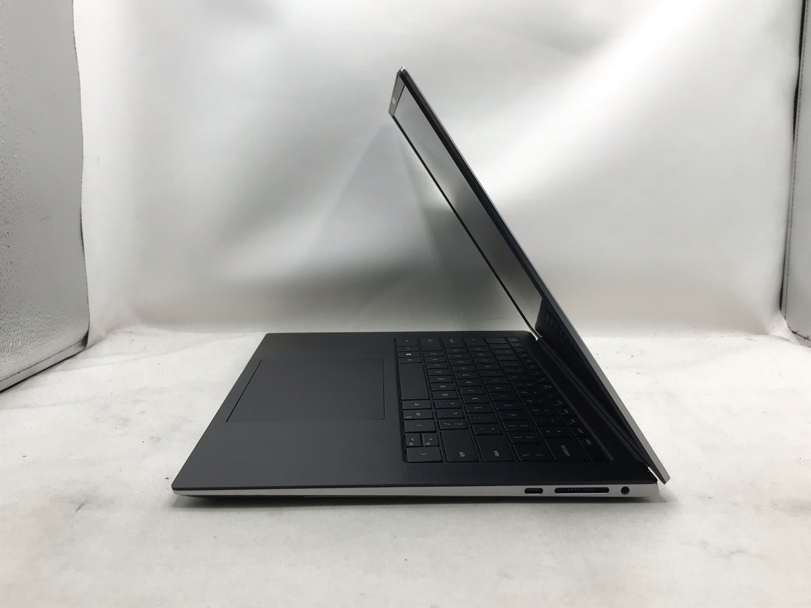 DELL PRECISION 5550 15″ i7 2.7GHz 64GB RAM 1TB SSD *GRADE D*