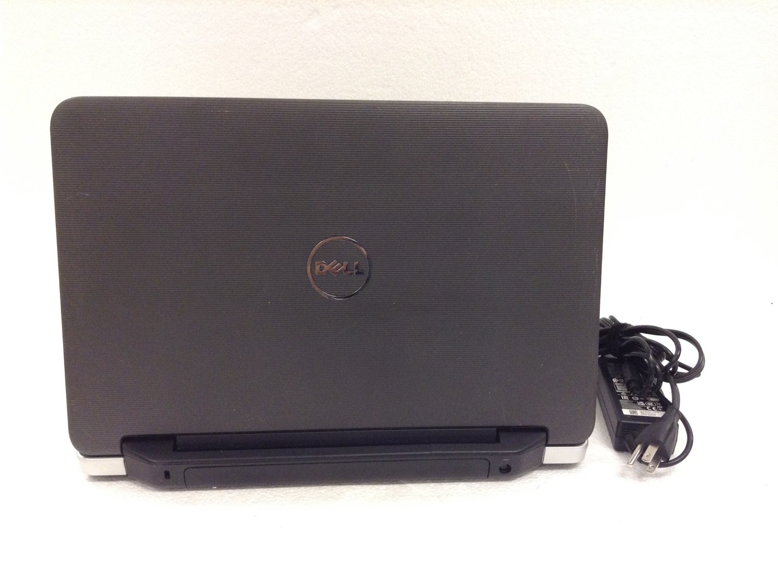 Dell Vostro 1540 Laptop 15.6″ i3-M370 2.40GHz 8GB RAM Ac adapter, No HDD, WORKS