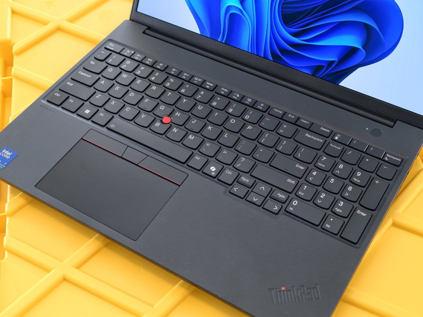 Lenovo ThinkPad P16s Gen 4 16″ Intel Ultra 7 RTX 500 64GB 2TB W11P-21QV003HUS