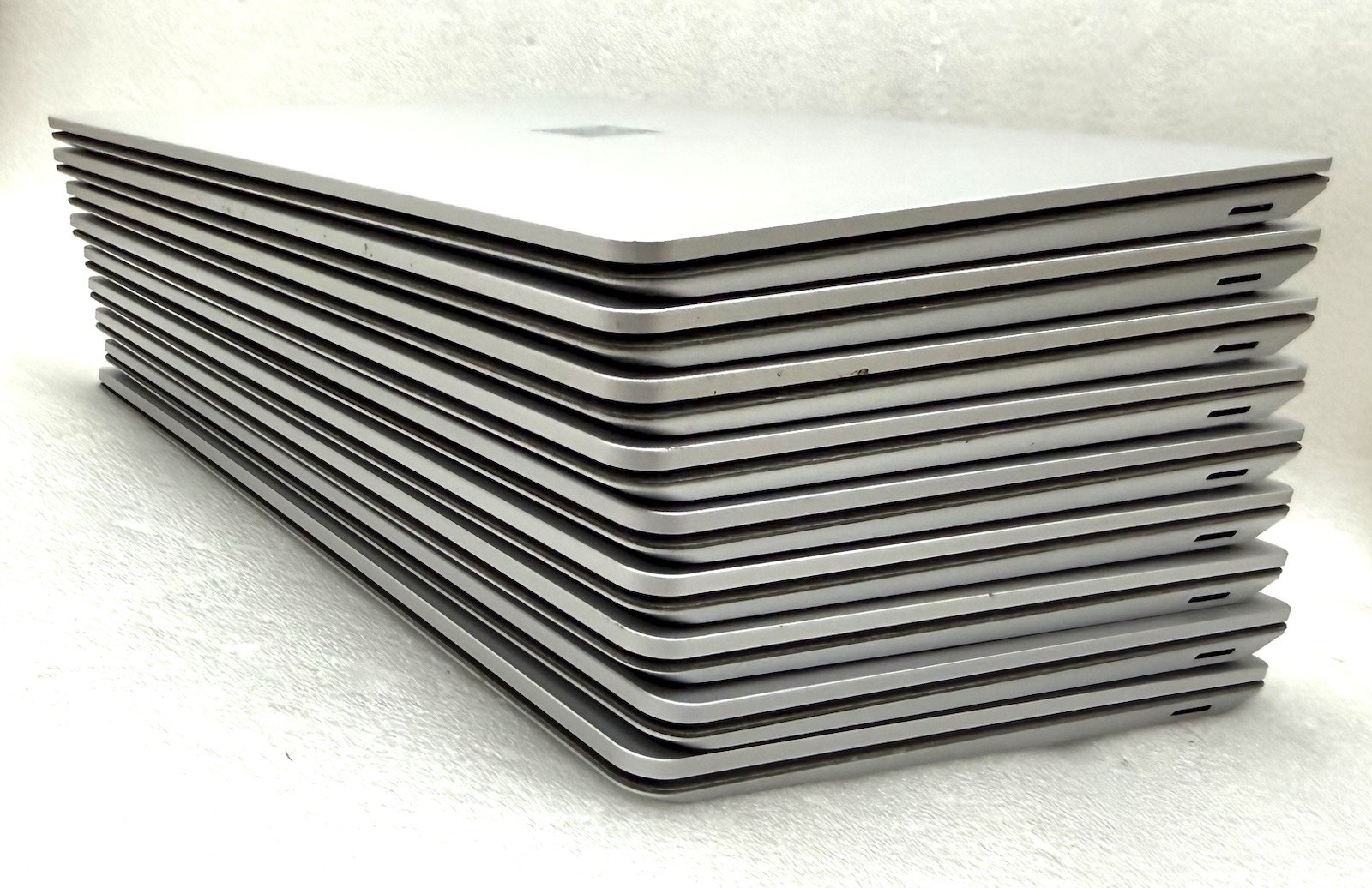 Lot 32x Microsoft Surface Laptop 3 4 Go 1943 1958 1951 Pro 7 1960
