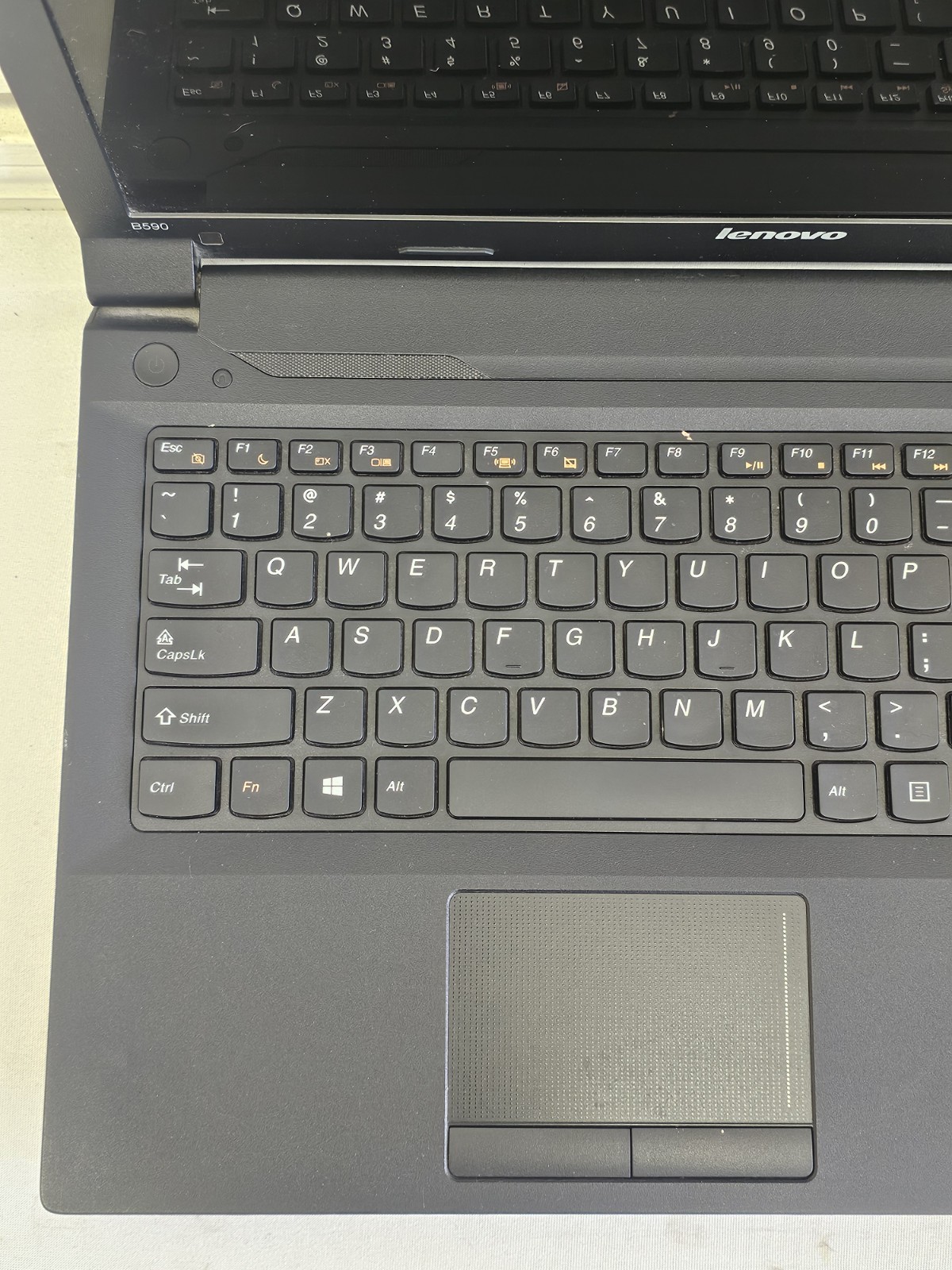Lenovo B590 Laptop – Intel i3-3110m – 4GB RAM – 500GB HDD – Windows 10