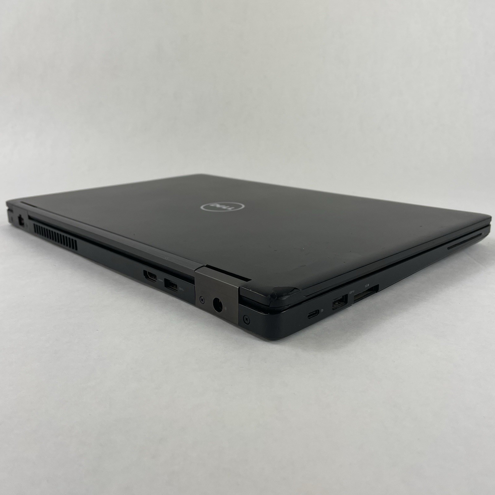 Dell Latitude 5580 15.6″ i5-7300U 2.60 GHz 8 GB RAM No SSD/OS/Batt – Bad Corner