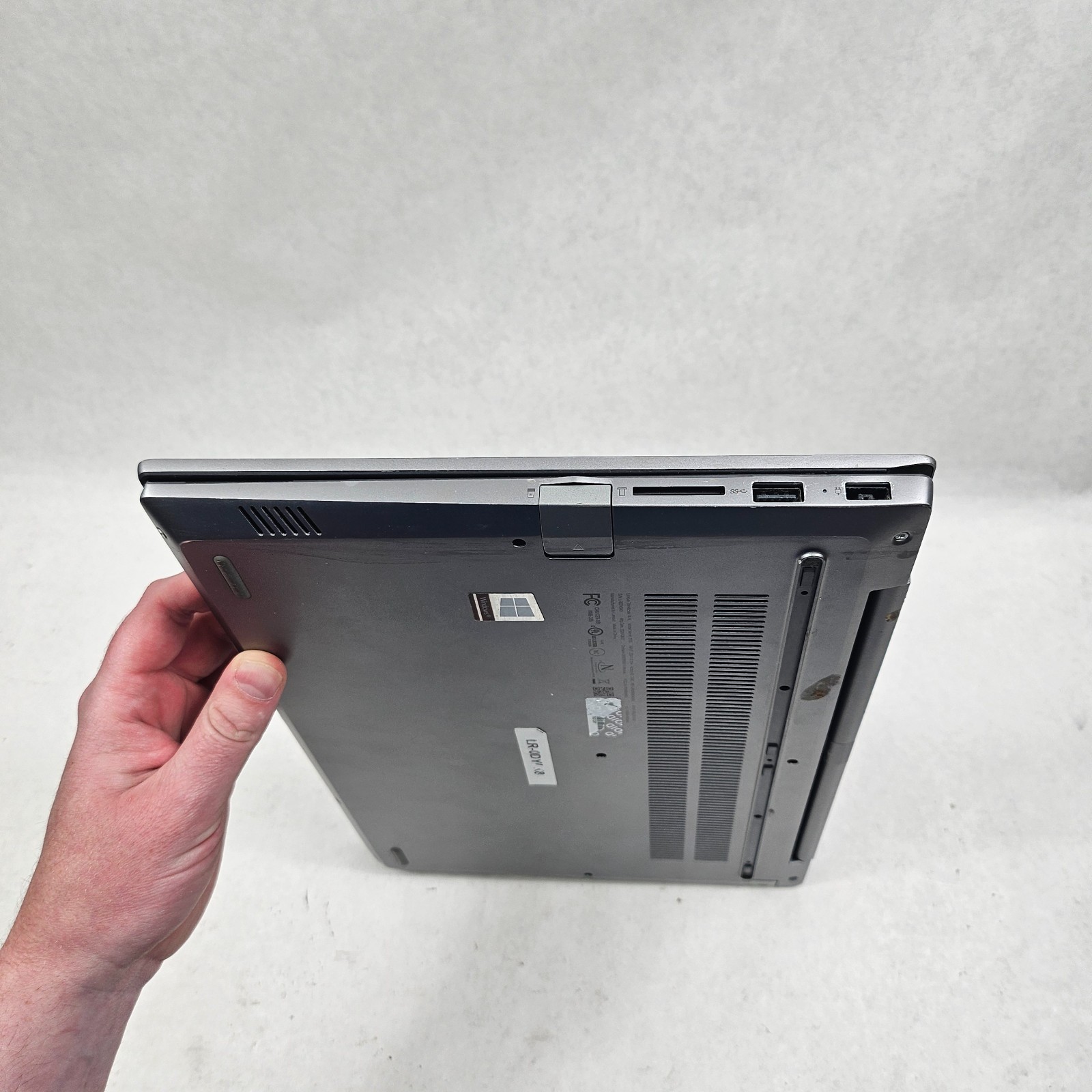 Lenovo Thinkbook 14-IIL Core i7-1065G7 1.3GHz 8GB RAM 512GB SSD No OS *READ