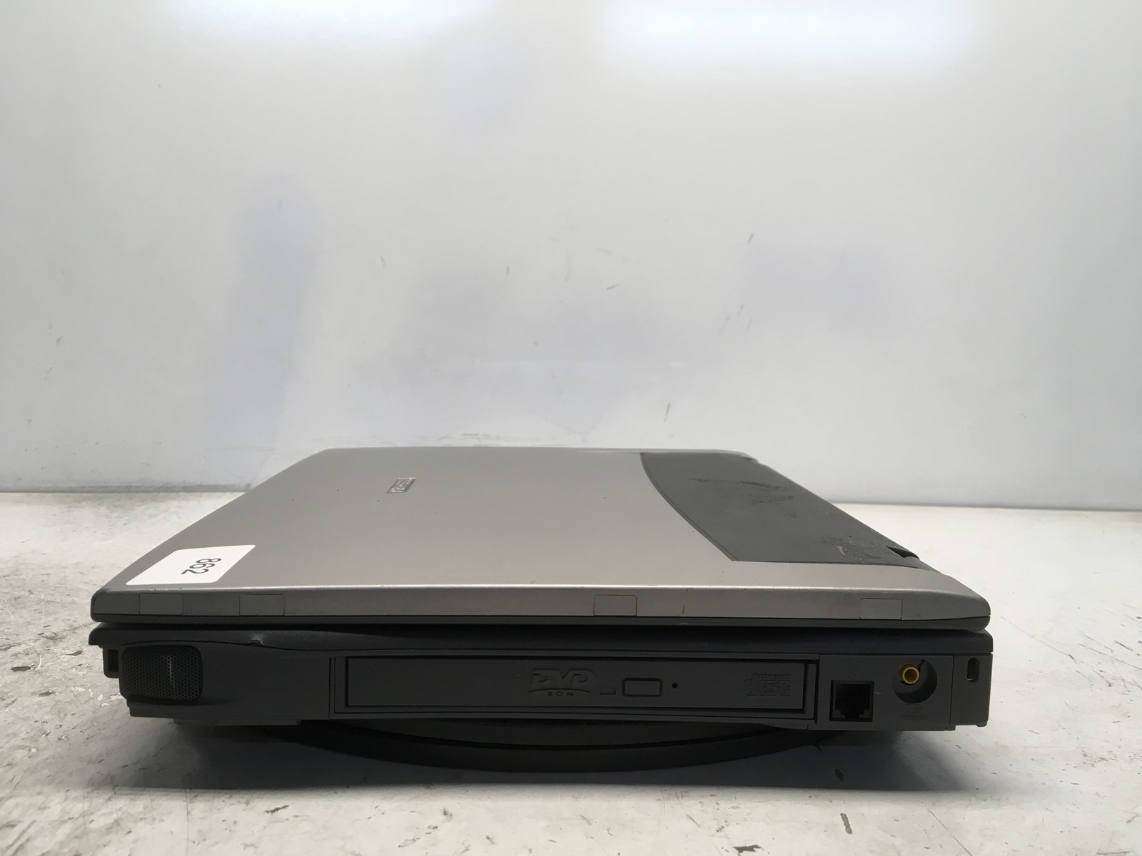 Toshiba Tecra 8100 Intel Pentium III 600MHz 196 MB NO HDD No Batt