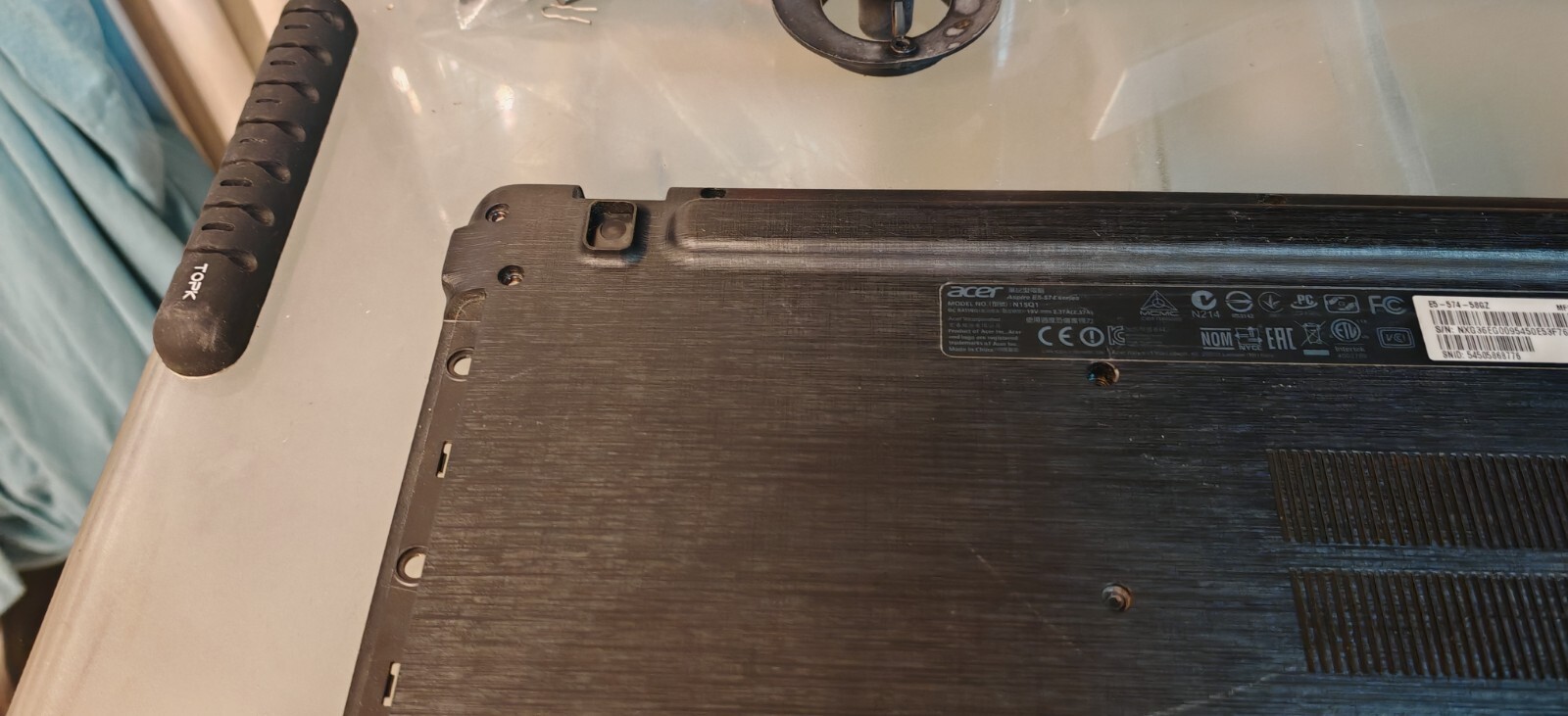 ACER F5-572 E5-573 E5-574 F5-571 SCOCCA INFERIORE BOTTOM CASE TFQ3UZRTBAT