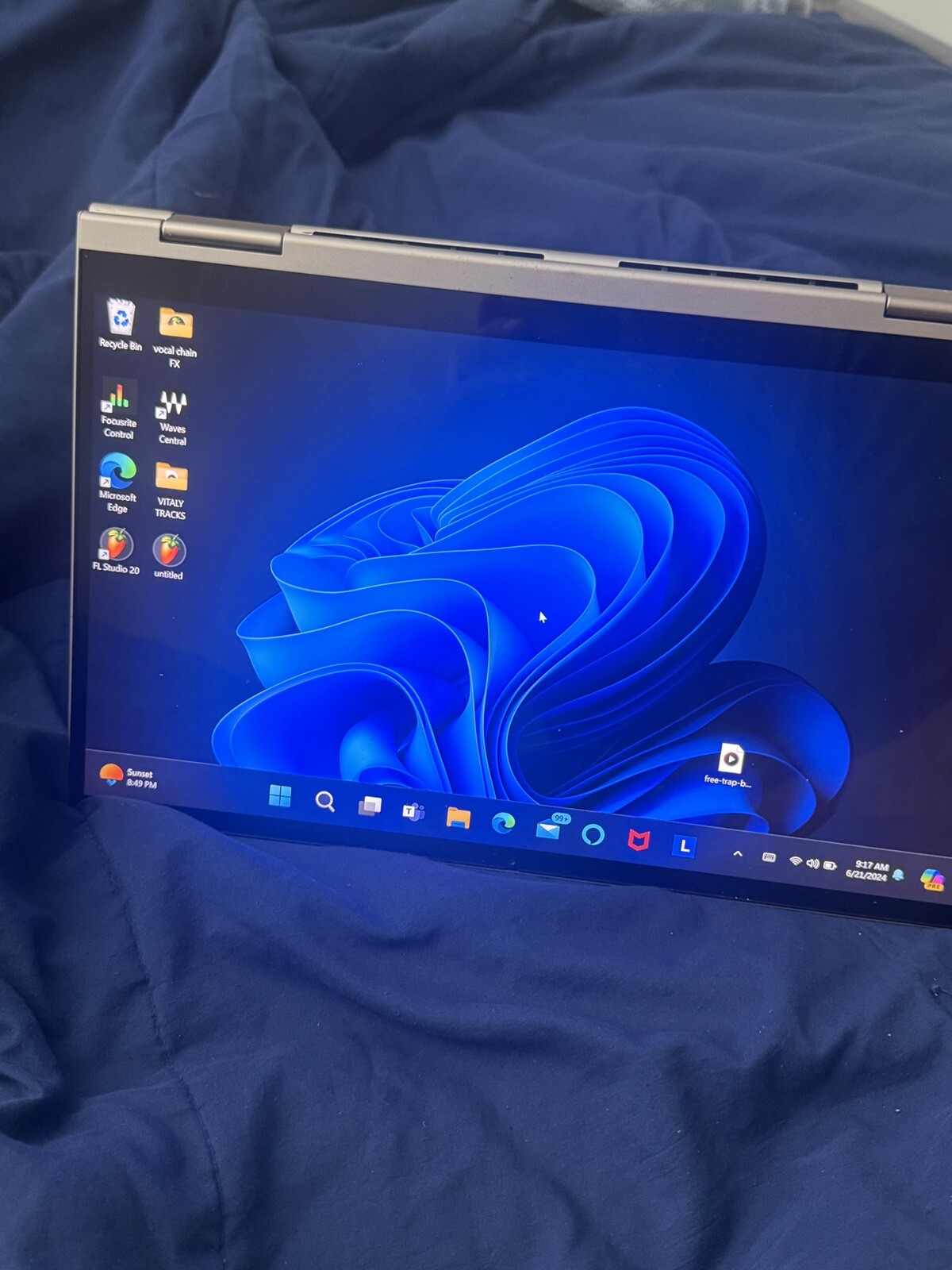 Lenovo Yoga C740-14IML Intel i5-10th Gen 1.60GHz 8 GB RAM 256 GB SSD Windows 11