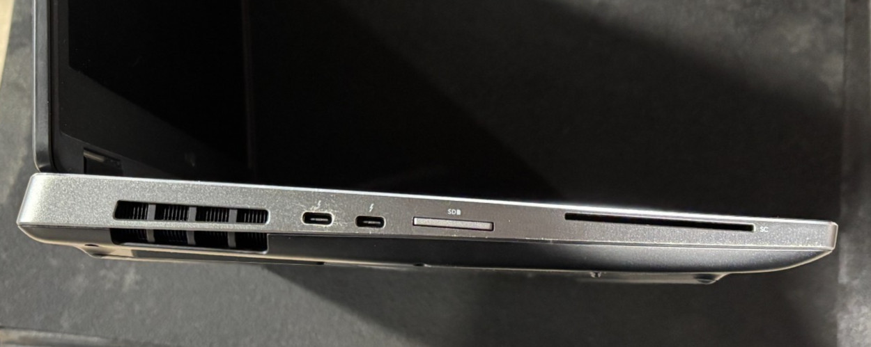 Dell Precision 7530 Intel Core i7-8850H 16GB RAM 512GB SSD