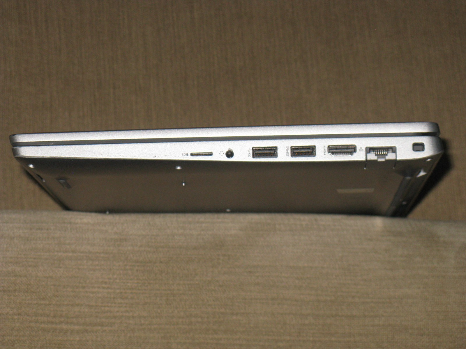 Dell Latitude 5520 i7-1185G7 256GB NVMe 12GB FHD non-touch TB4 FP+SC IR Cam vPro