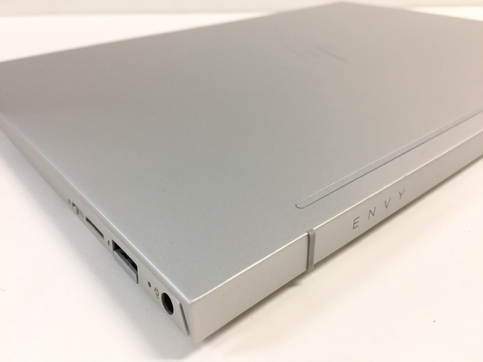 *Bad Battery* HP Envy 13-aq0045cl 13.3″ Touch Laptop/i7-8565U/16GB/1TB SSD/MX250