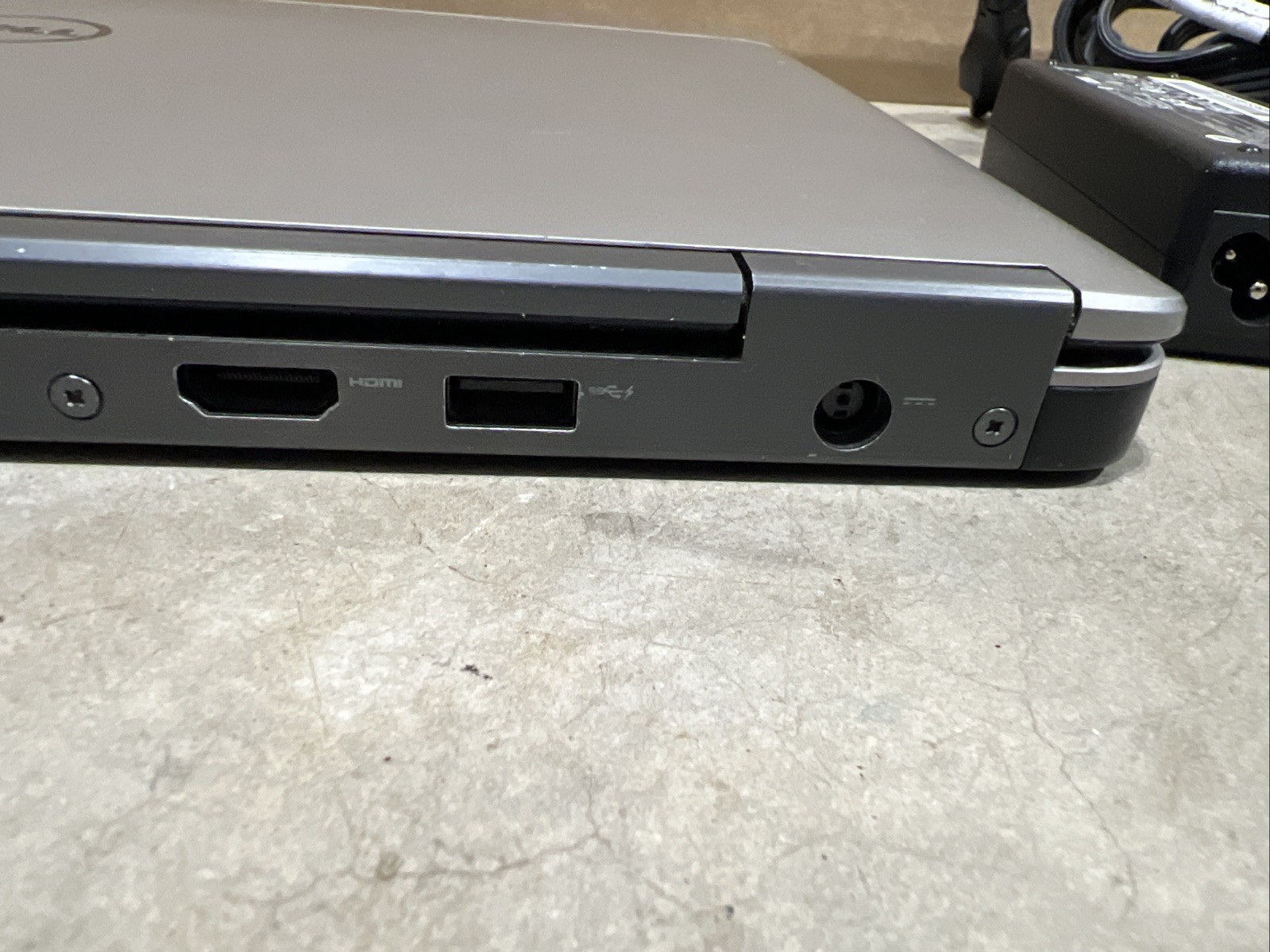 Dell Latitude E7440 i3-4030U@1.90GHz, 8 GB RAM, 14″, No HDD **Turns On