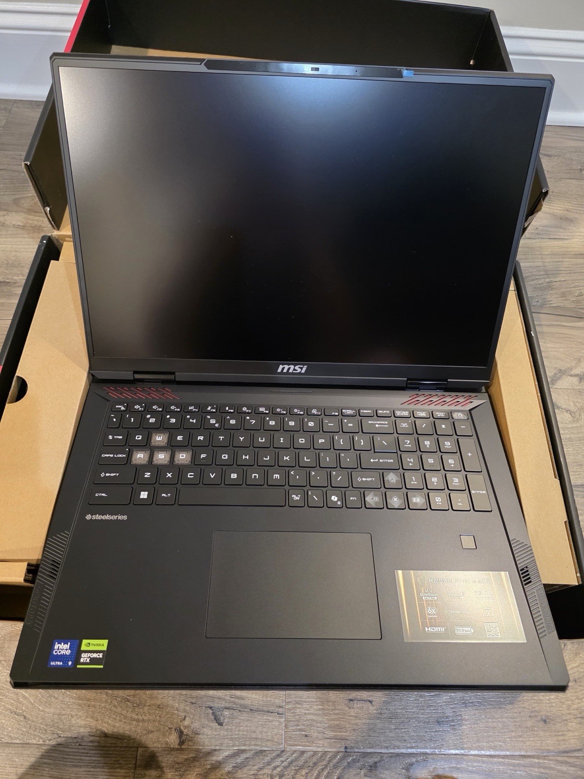 MSI Raider 18″ RTX 5090 Gaming Laptop – Intel Ultra 9 285HX – 64GB DDR5 – 2TB