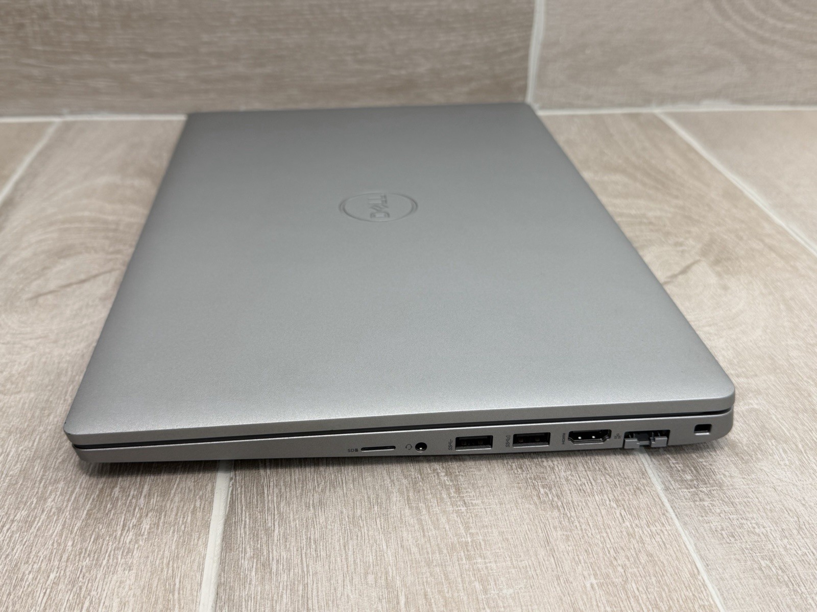 Dell Latitude 5520 15.6″ Core i7-1185G7 32GB RAM 512GB NVMe SSD Win-11