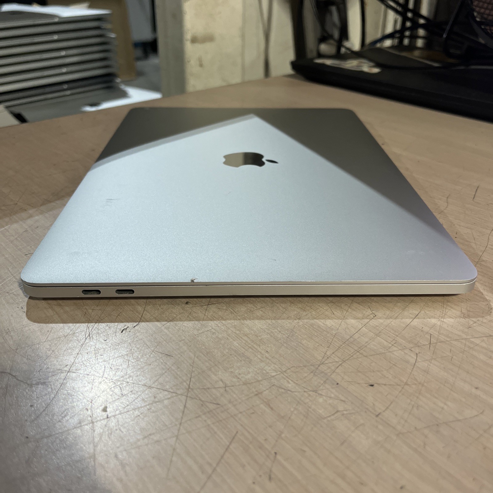 APPLE MACBOOK PRO 13″ TOUCH/MID-2017 CORE I5-7267U 3.1GHZ 8GB RAM 256SSD