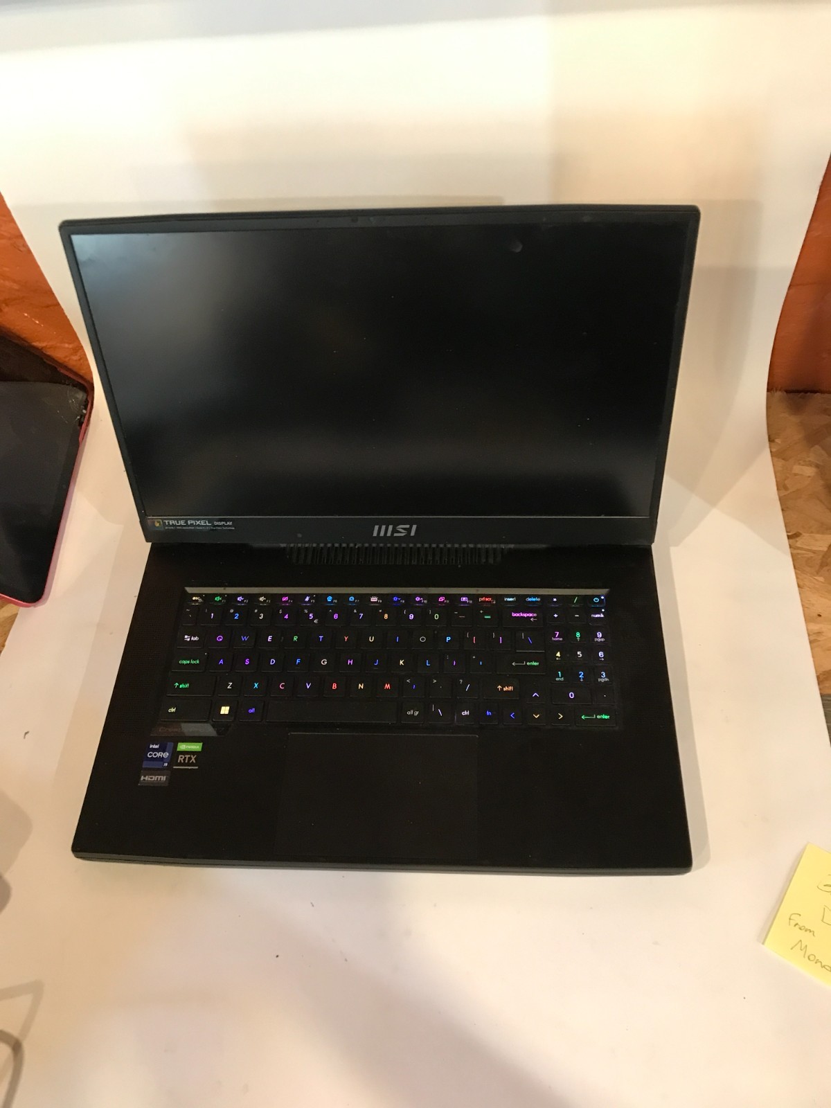 MSI CreatorPro X17 A12UKS-059US 17″ Intel i9-12900HX NO RAM RTX A3000 For Parts