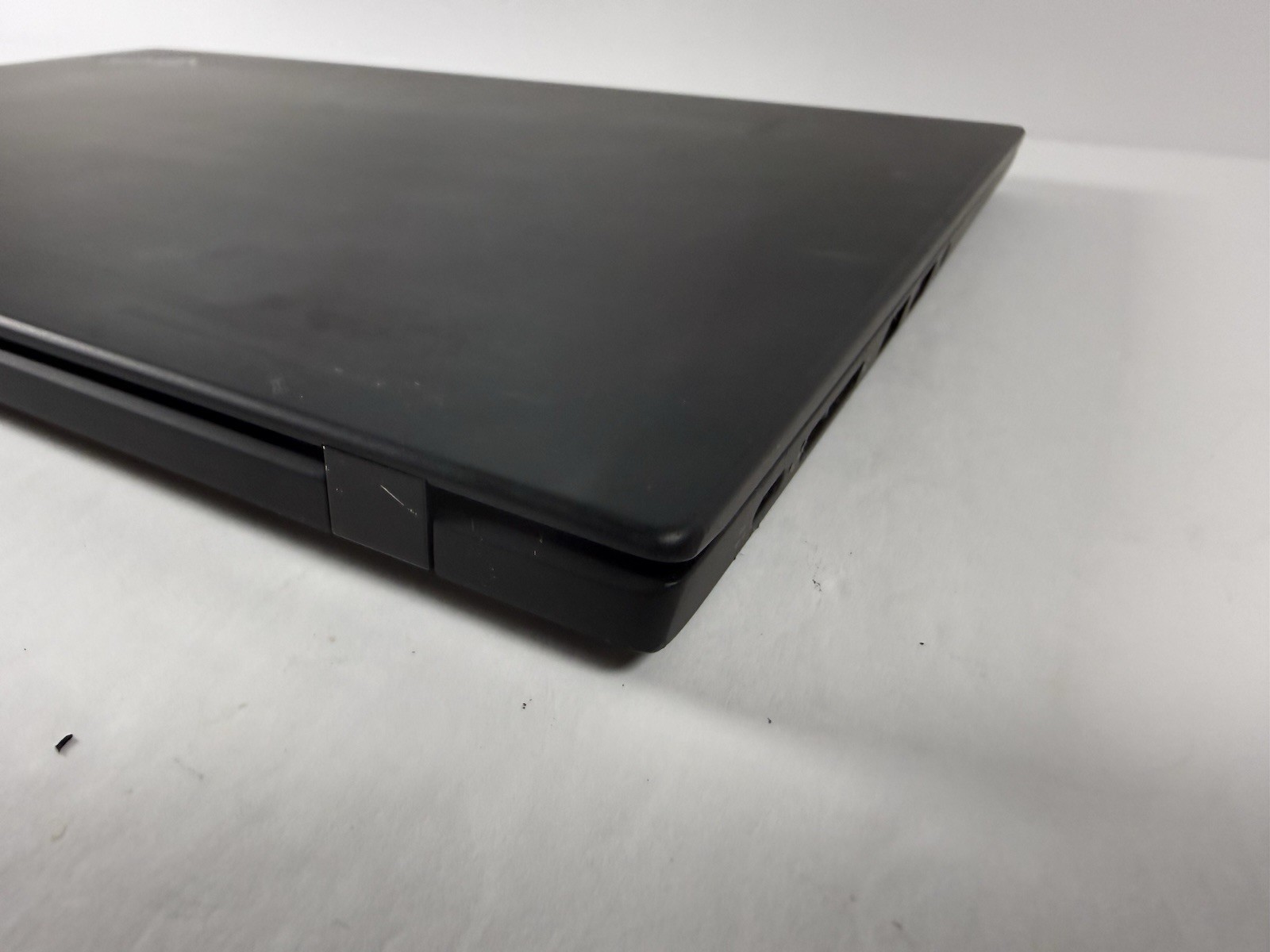 Lenovo ThinkPad X1 Carbon Gen 8 14″ i7-10610U 1.8Ghz 16GB RAM 512GB SSD WIN 11