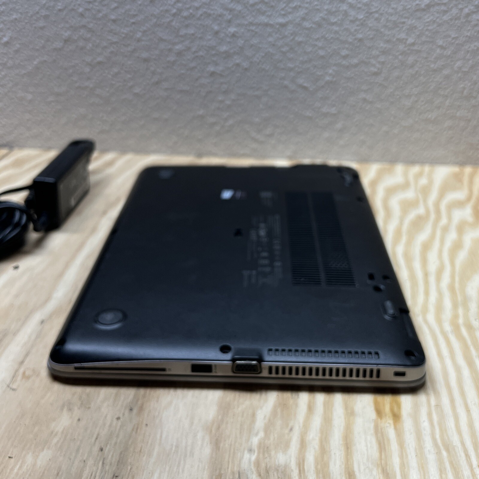 HP 840 Elite book G3 14″ FHD, Intel i5-6200U, 8GB, 256GB SSD, Win 11 Pro.