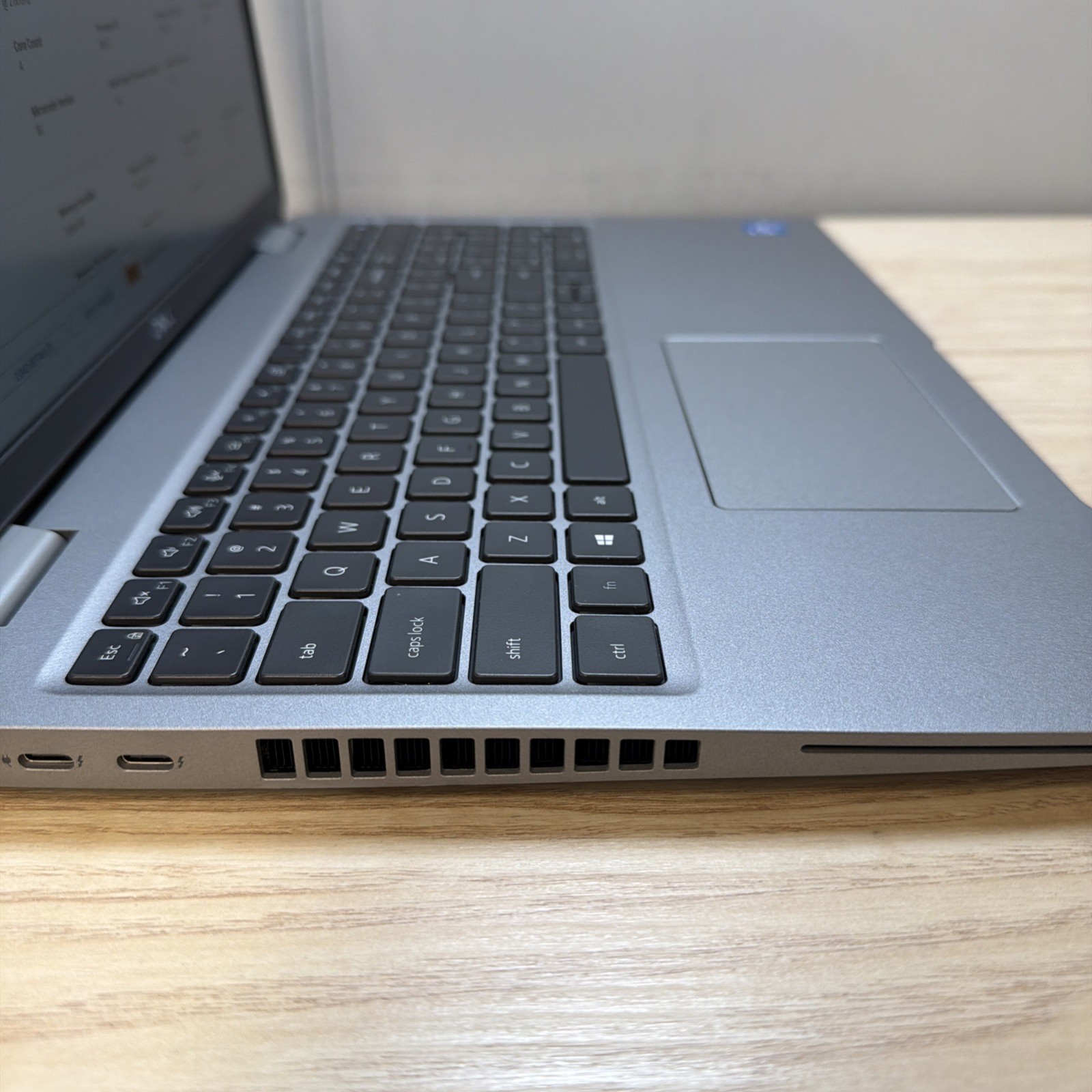 Dell Latitude 5520 i5-1145G7 16GB 512GB SSD 15″ FHD Win11 – Good Cond