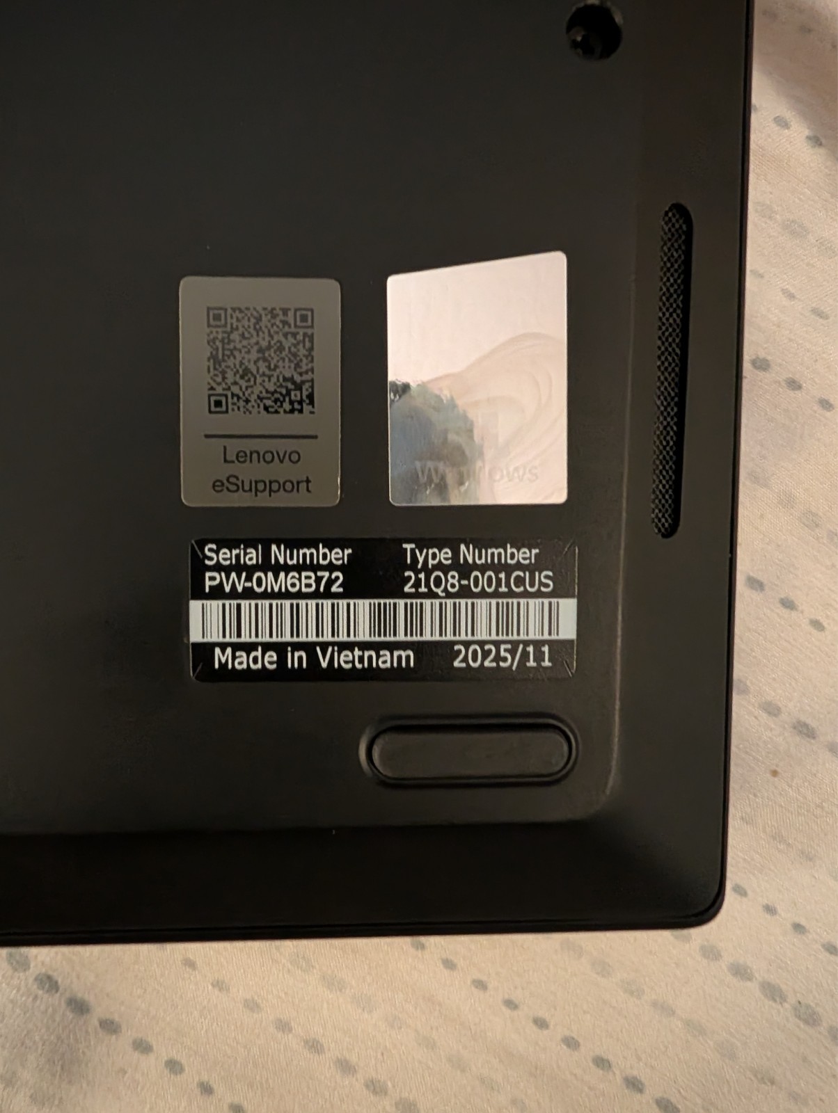 Lenovo ThinkPad P1 Gen 8 16″ 7 255H 32GB 512GB RTX 1000 Blackwell 21Q8001CUS