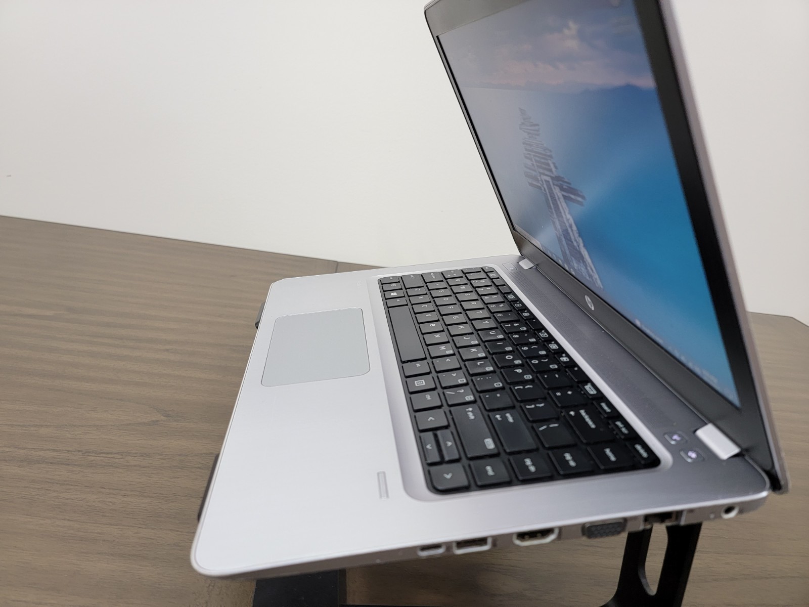 GOOD – HP ProBook 440 G4 Core i5-7200U @ 2.50 GHz 8 GB Ram 256GB SSD Win 10 Pro