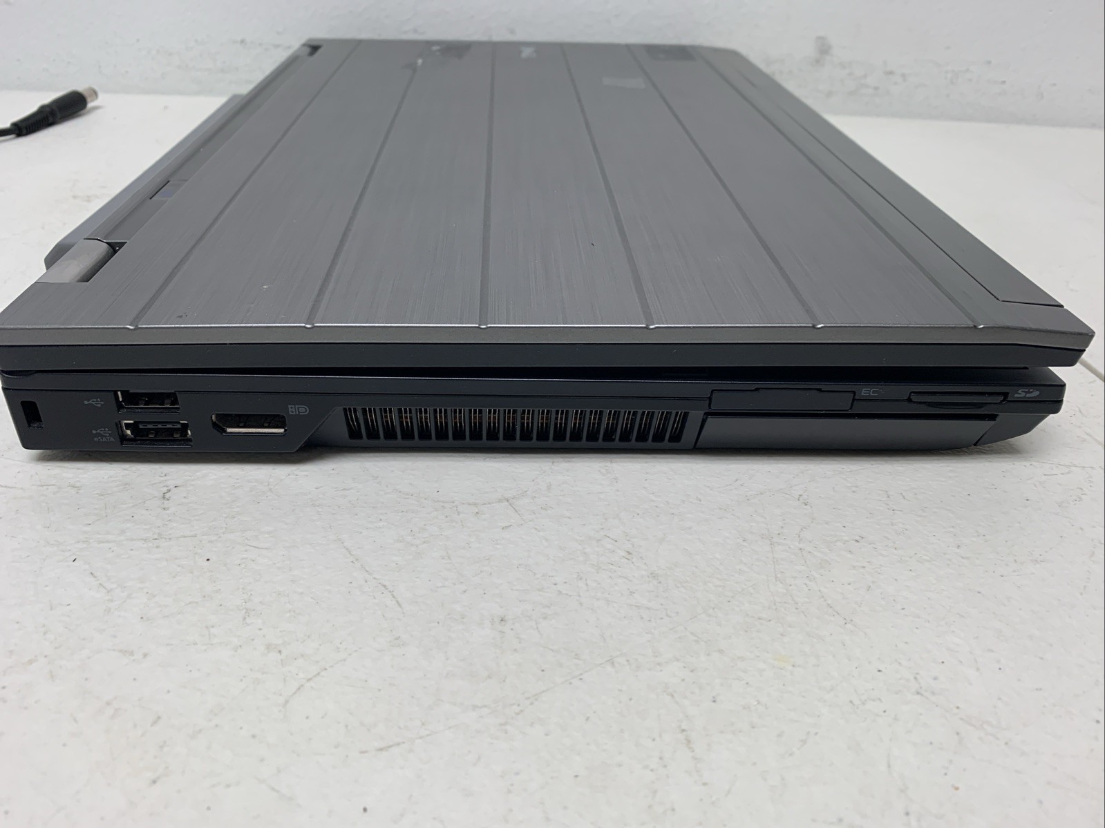 DELL PRECISION M4500 i7-Q740, 8GB RAM,256 GB SSD Wind 10 Pro /It needs a key.