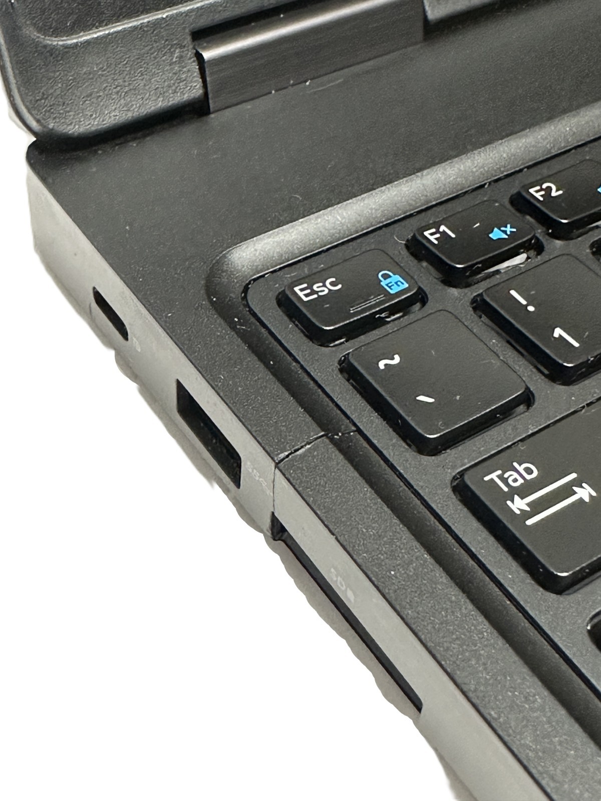 Dell Latitude 5590 i5-8250U | NO RAM, SSD, Battery, AC | NO POWER