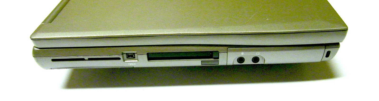 Dell Latitude D800 Windows98SE 1.6GB/80GB HD/512MB RAM — Nvidia 32 Bit + Charger
